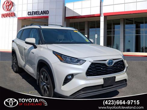 Used 2020 Toyota Highlander XLE image 1