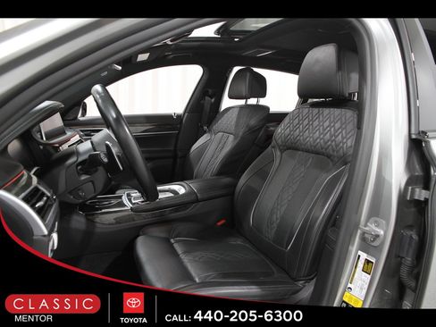 Used 2021 BMW 750i xDrive 750i xDrive w/ Executive Package image 5