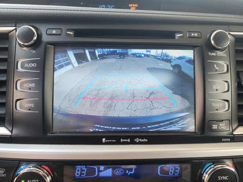 Used 2016 Toyota Highlander XLE image 25