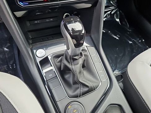 New 2026 Volkswagen Taos SE AWD/4WD image 13
