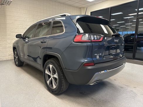 Used 2020 Jeep Cherokee Limited image 3