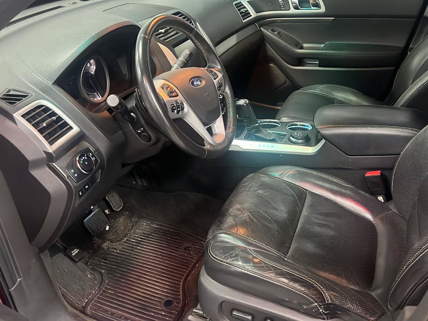 Used 2014 Ford Explorer Sport w/ Equipment Group 401A AWD/4WD image 17