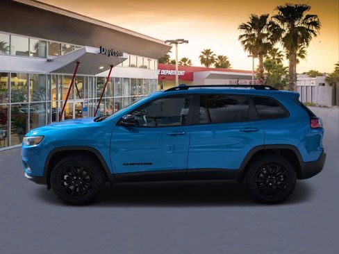 Certified 2023 Jeep Cherokee Altitude Lux AWD/4WD image 6