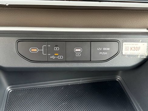 New 2026 Kia Carnival FWD image 18