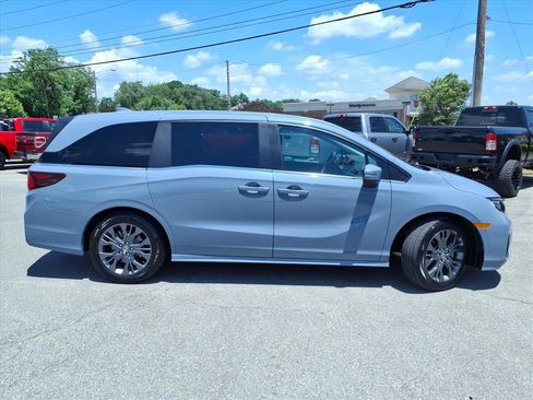 Used 2026 Honda Odyssey Touring image 3
