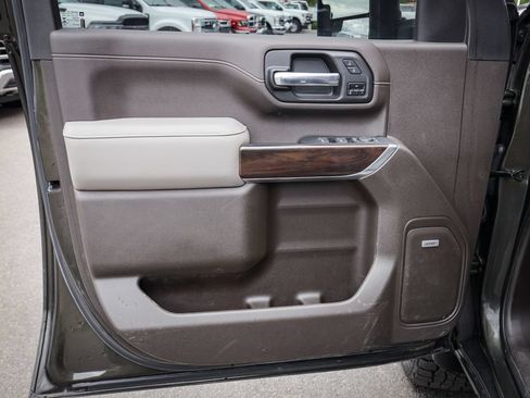 Used 2022 GMC Sierra 2500 SLT w/ SLT Preferred Package AWD/4WD image 15
