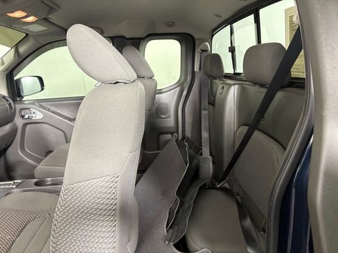 Used 2019 Nissan Frontier SV image 25