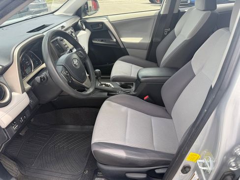 Used 2013 Toyota RAV4 XLE AWD/4WD image 9