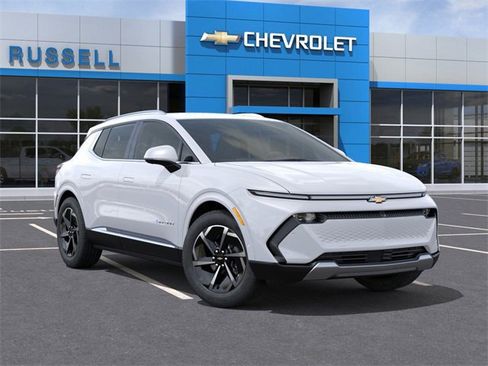 New 2025 Chevrolet Equinox EV LT image 7