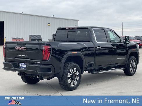 New 2025 GMC Sierra 2500 Denali w/ Denali Reserve Package image 15