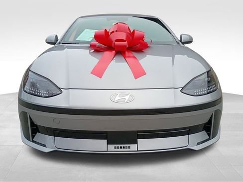 Used 2023 Hyundai Ioniq 6 SE image 2