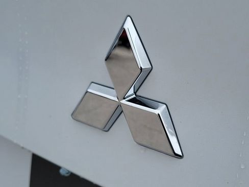 New 2026 Mitsubishi Outlander SEL FWD image 8