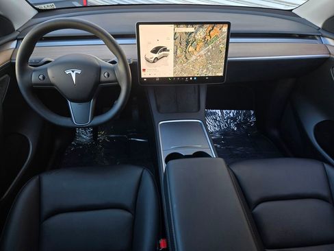 Used 2023 Tesla Model Y Long Range image 14
