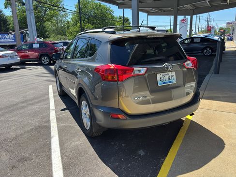 Used 2013 Toyota RAV4 LE FWD image 3