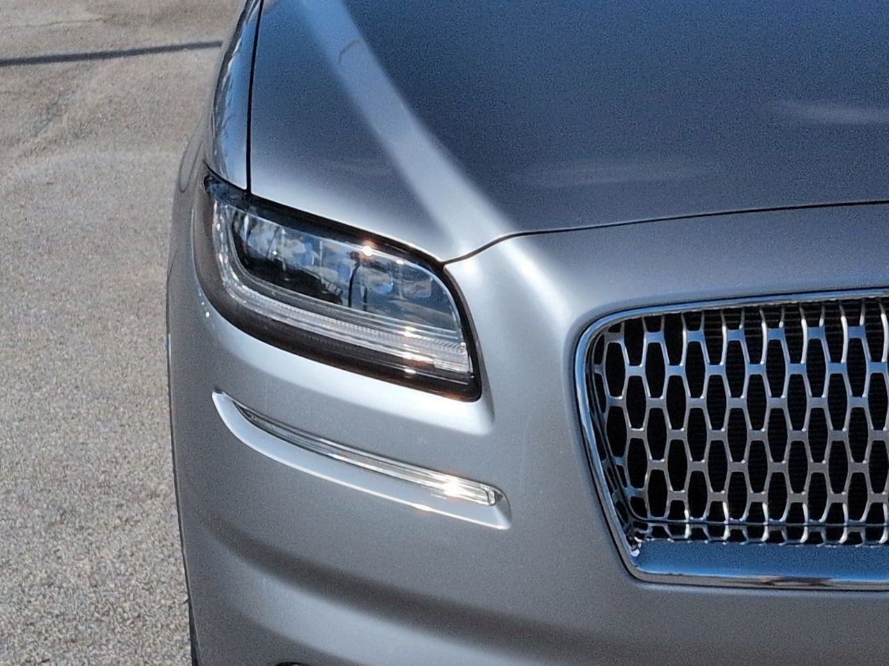 Certified 2023 Lincoln Nautilus Black Label w/ Class II Trailer Tow Package AWD/4WD image 11