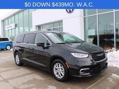 Used 2023 Chrysler Pacifica Touring-L
