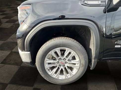 Certified 2025 GMC Sierra 1500 Pro w/ Pro Value Package image 8