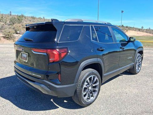 New 2026 GMC Terrain Elevation w/ Elevation Premium Package AWD/4WD image 4