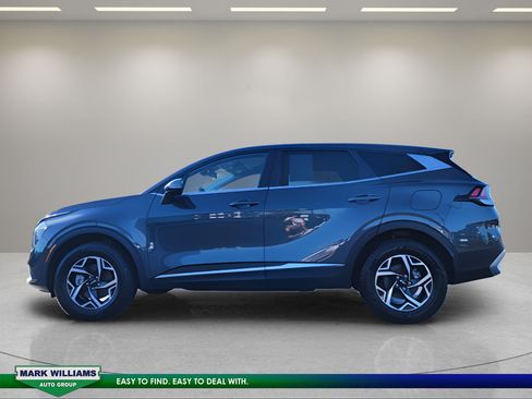 Used 2023 Kia Sportage LX AWD/4WD image 7