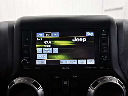 Used 2017 Jeep Wrangler Unlimited Sahara w/ Dual Top Group image 8