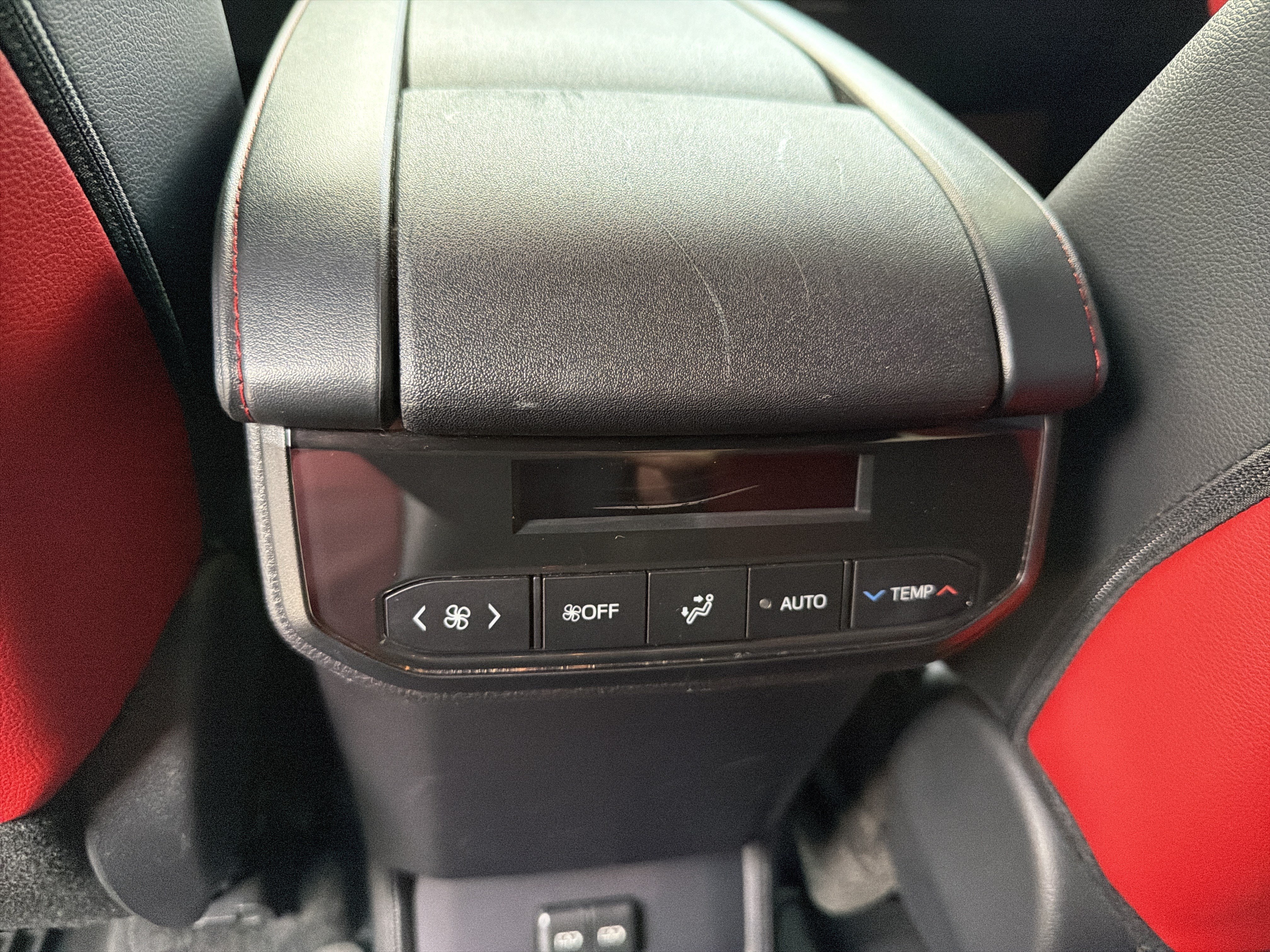 Used 2024 Toyota Highlander XSE AWD/4WD image 18
