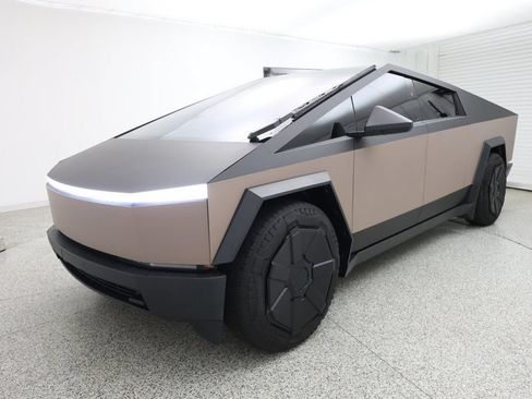 Used 2024 Tesla Cybertruck AWD Crew Cab image 1