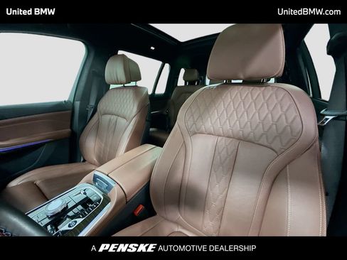 Used 2025 BMW X7 M60i image 5