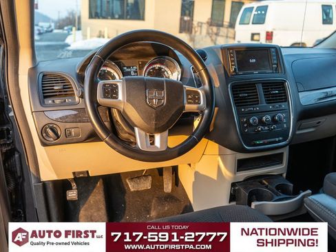 Used 2019 Dodge Grand Caravan SE w/ UConnect Hands-Free Group image 12