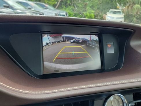 Used 2017 Lexus ES 350 w/ Navigation System Package FWD image 32