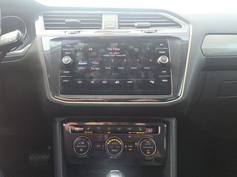 Used 2019 Volkswagen Tiguan SE AWD/4WD image 28