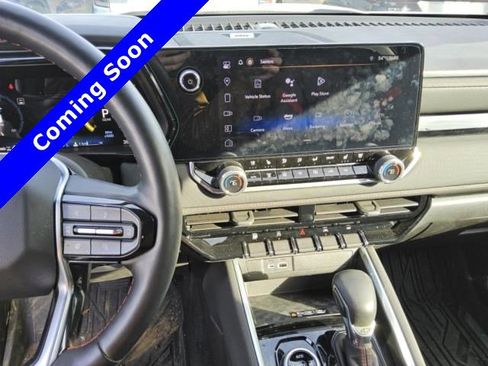 Used 2024 Chevrolet Colorado LT w/ LT Convenience Package image 4