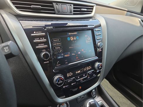 Used 2023 Nissan Murano SL w/ SL Moonroof Package FWD image 16