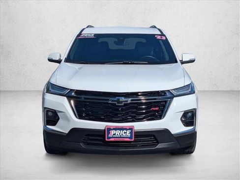 Used 2023 Chevrolet Traverse RS FWD image 2