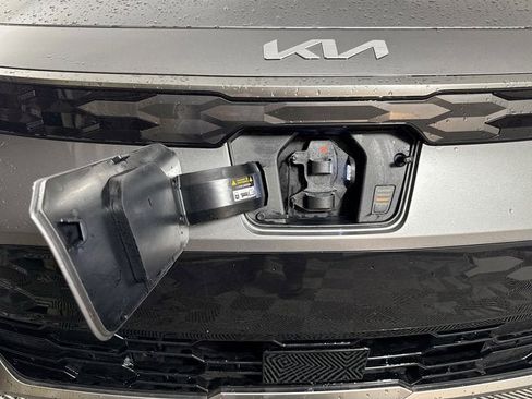 New 2025 Kia Niro Wind image 12