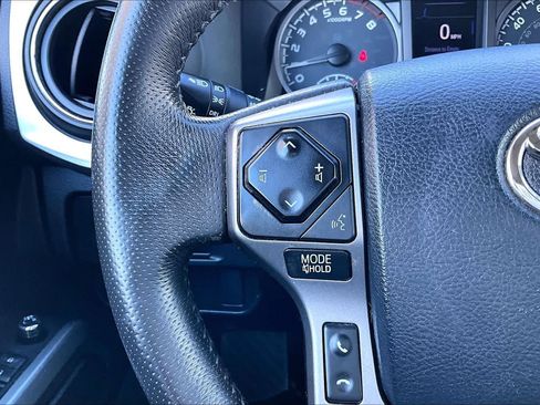 Used 2017 Toyota Tacoma SR5 RWD image 23