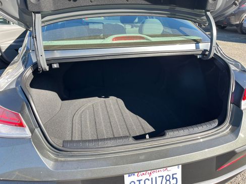 Used 2025 Hyundai Elantra SEL image 32