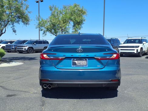 Used 2025 Toyota Camry SE w/ Convenience Package FWD image 5