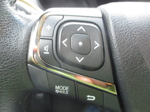 Used 2015 Toyota Avalon XLE image 8