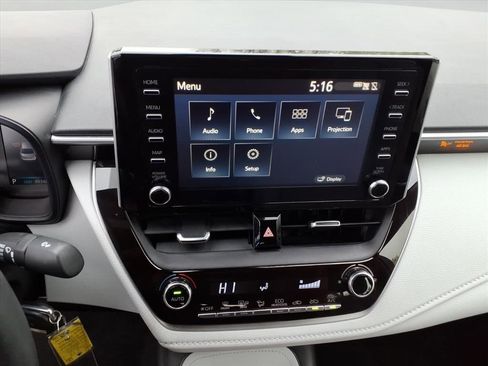Used 2020 Toyota Corolla SE FWD image 25