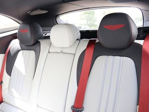 Used 2025 Aston Martin DBX 707 image 23