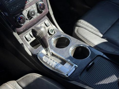 Used 2016 Buick Enclave Leather AWD/4WD image 40