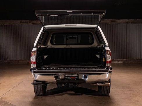 Used 2011 Toyota Tacoma PreRunner w/ SR5 Pkg #2 image 8