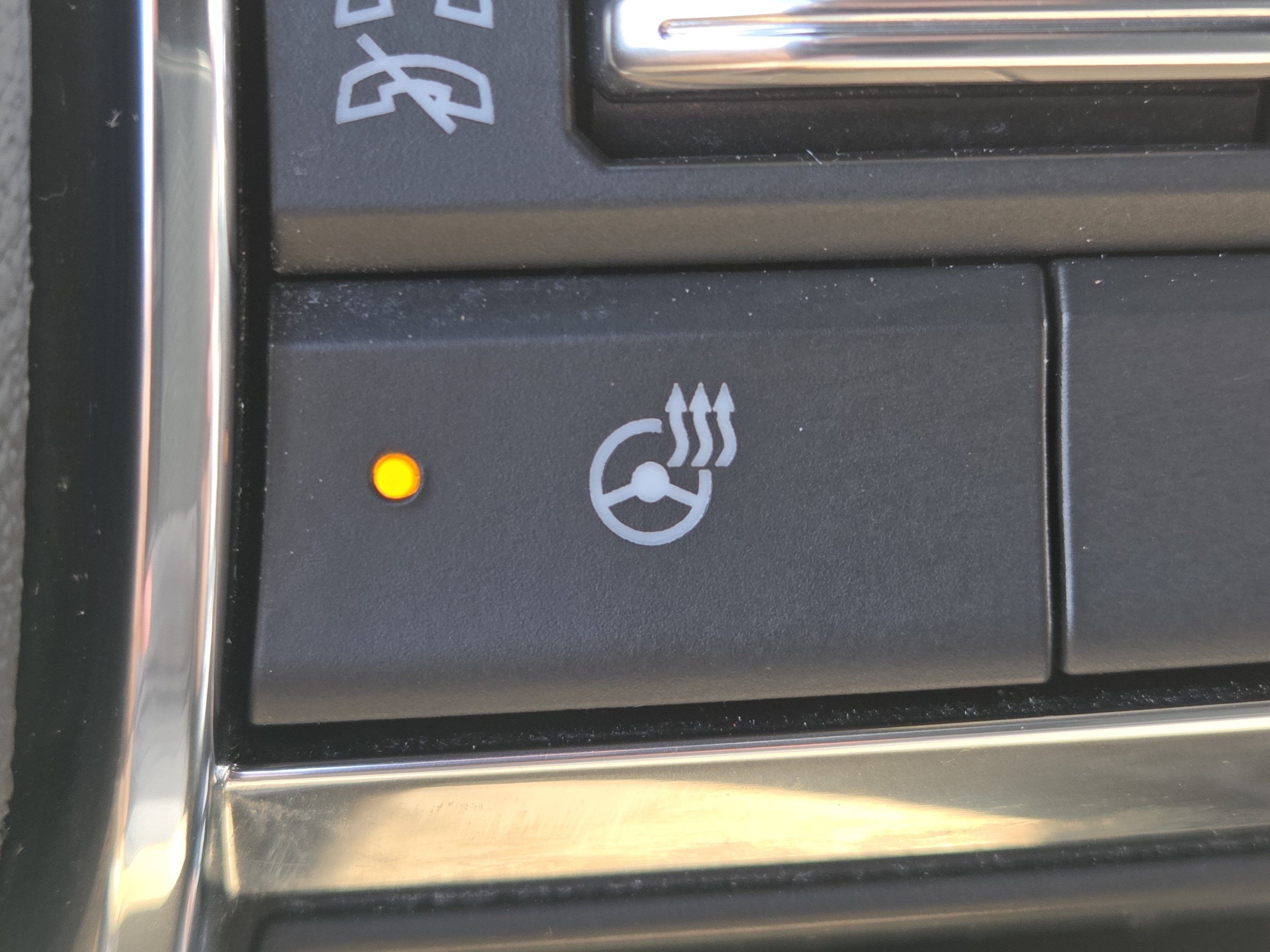 Used 2025 GMC Yukon Denali AWD/4WD image 12