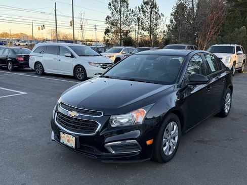 Used 2016 Chevrolet Cruze LS image 3