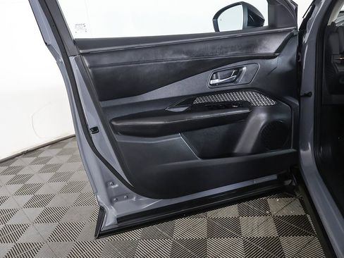 Used 2023 Nissan Ariya VENTURE+ image 21