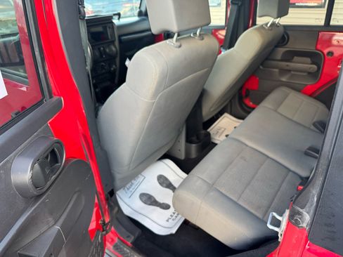 Used 2008 Jeep Wrangler Unlimited Rubicon w/ Dual Top Group image 9
