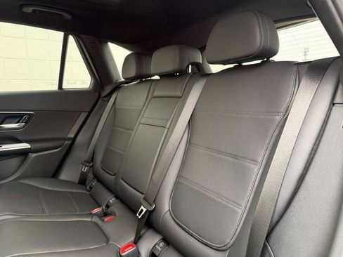 Used 2026 Mercedes-Benz GLC 300 4MATIC image 34