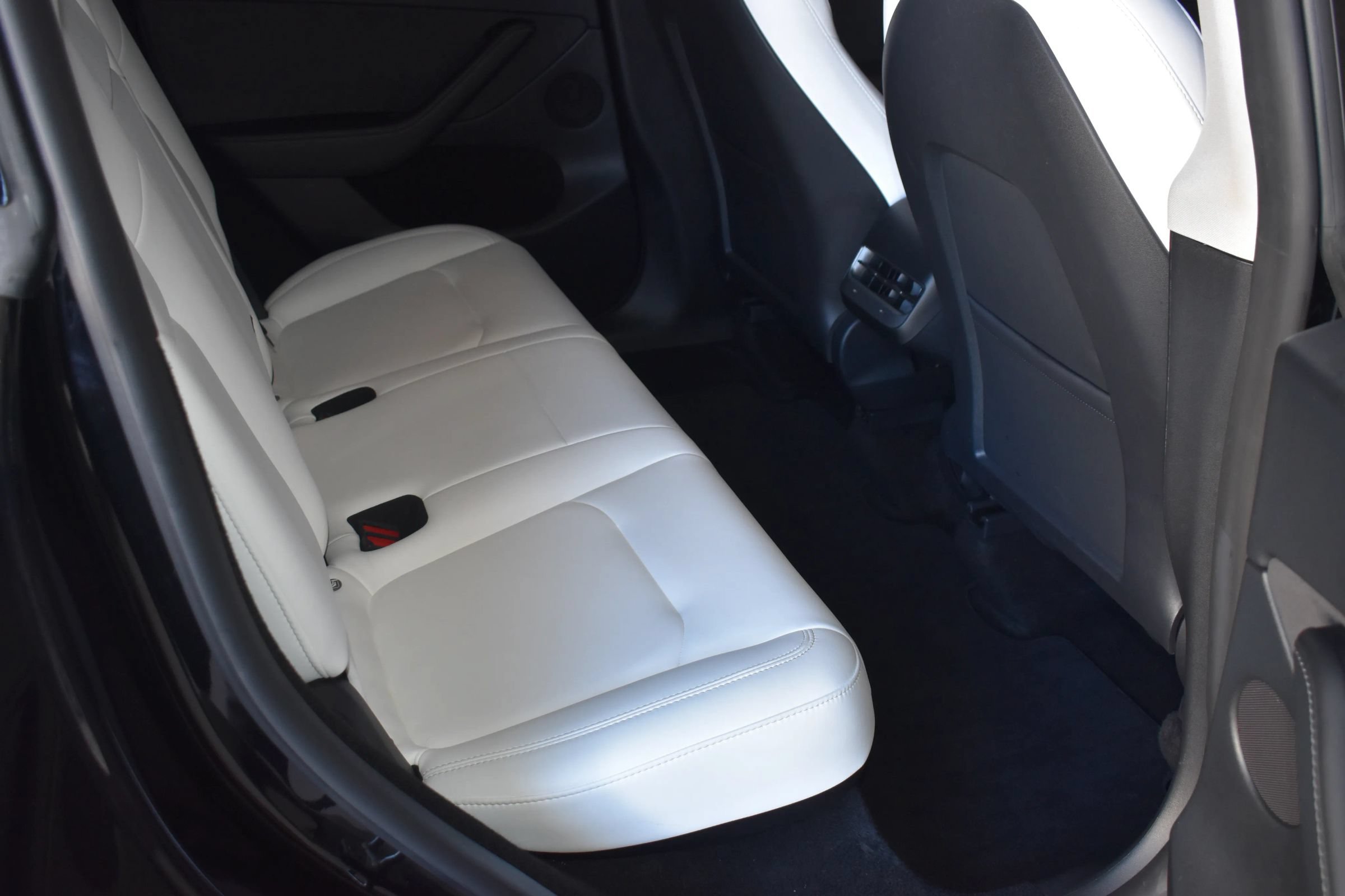 Used 2023 Tesla Model Y Long Range AWD/4WD image 18
