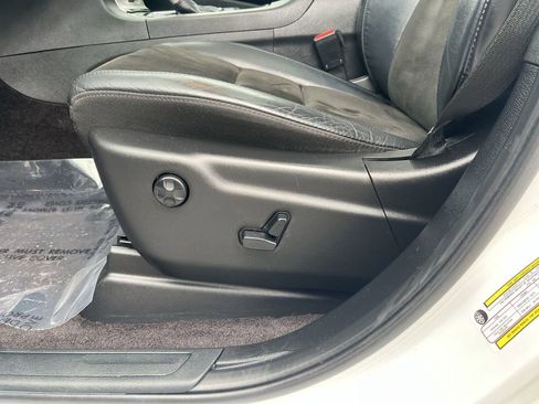 Used 2018 Jeep Grand Cherokee Altitude AWD/4WD image 14