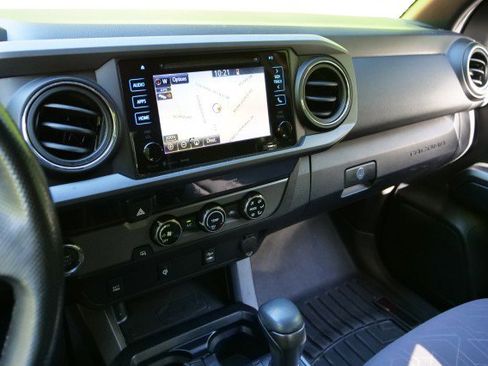 Used 2016 Toyota Tacoma TRD Sport w/ Towing Package RWD image 8